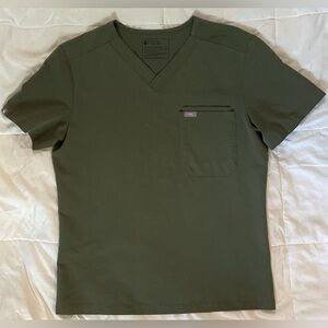 Figs Men's Short Sleeve V-Neck Tee in MOSS color